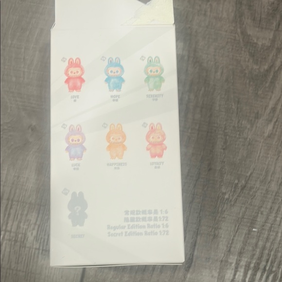 Authentic love Labubu - Picture 4 of 5